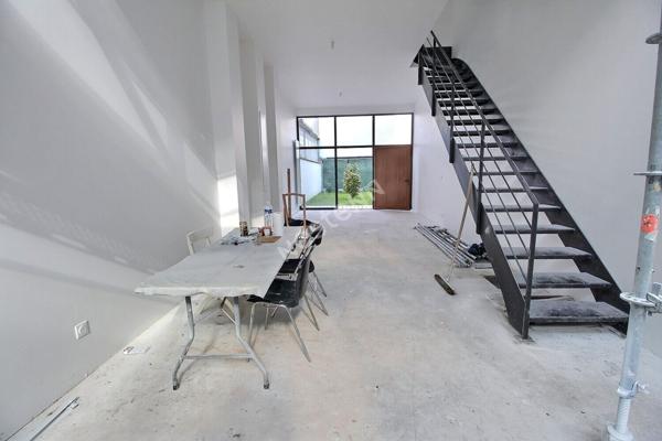 PROCHE VINCENNES, AVENUE DU PRESIDENT WILSON , BATIMENT AU CALME SUR COUR TRIPLEX 4 PIECES AVEC JARDIN PRIVATIF