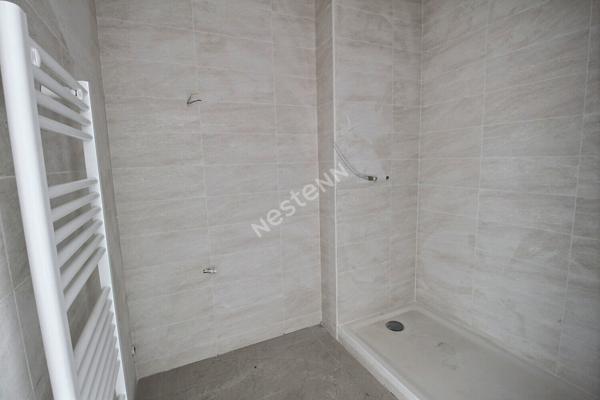 PROCHE VINCENNES, AVENUE DU PRESIDENT WILSON , BATIMENT AU CALME SUR COUR TRIPLEX 4 PIECES AVEC JARDIN PRIVATIF