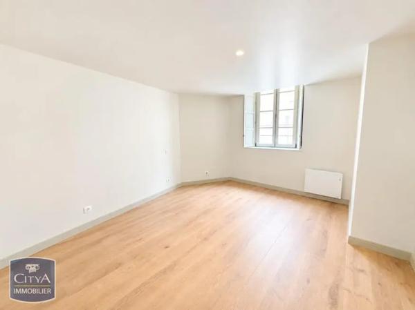 Appartement à louer 3 pièces 74.28m² Chinon (37500)