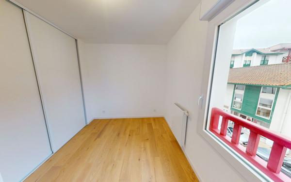 Appartement à louer    4 pièces • 95 m2 Ciboure