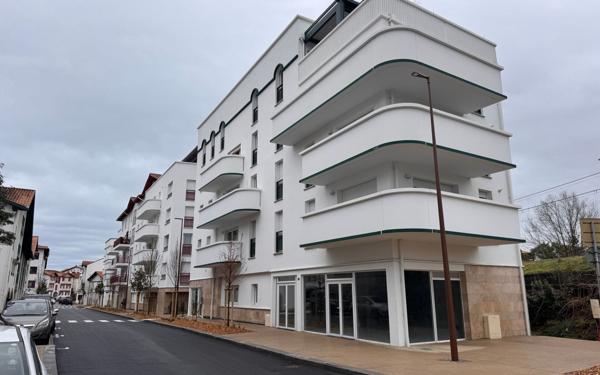 Appartement à louer    4 pièces • 95 m2 Ciboure