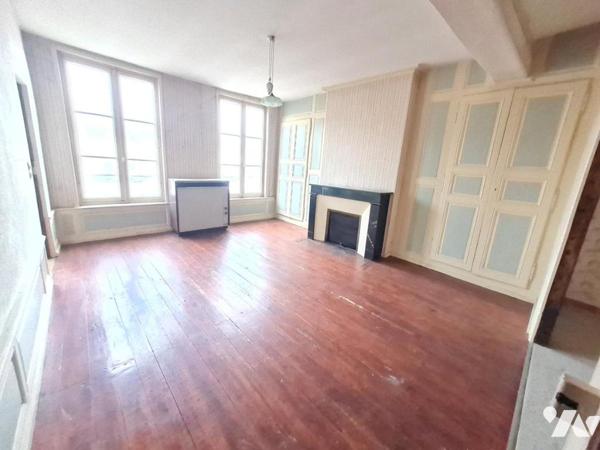 LOCAL COMMERCIAL ET/ OU MAISON - A VENDRE - MONTOIRE/ LOIR