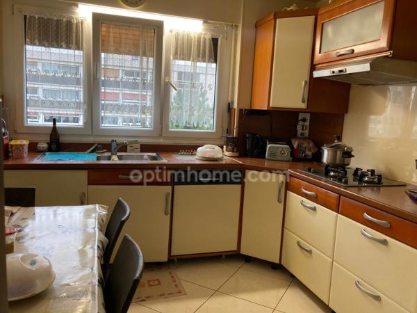 Allée Robert Desnos - Appartement F4 / 3 Chambres - 80 m2 - 165 000 € FAI