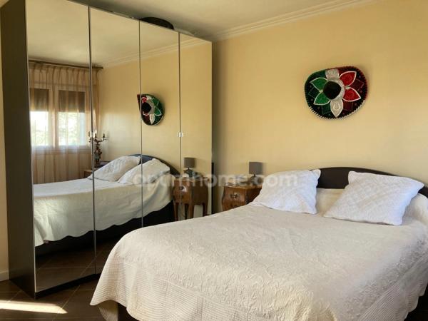 Allée Robert Desnos - Appartement F4 / 3 Chambres - 80 m2 - 165 000 € FAI