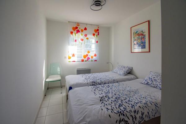 LES MATHES - CONTEMPORAINE 4 CHAMBRES ET PISCINE
