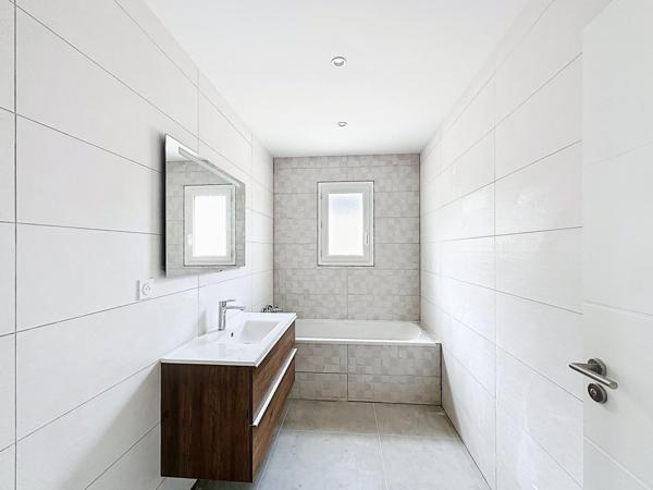 Maison neuve de plain-pied à Belmont – Le confort moderne à portée de main !