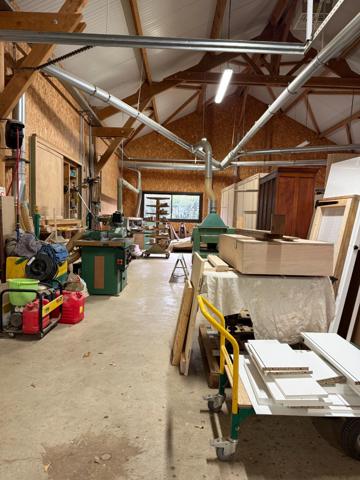 Entreprise de Menuiserie Ebenisterie (Murs) 185 000 €