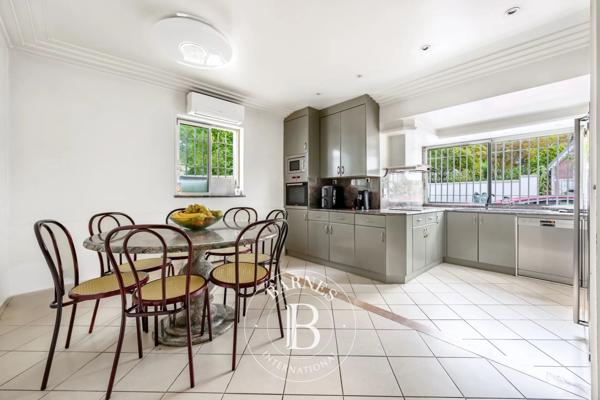 Nogent-sur-Marne, Maison 4 Chambres -  280 m² à vendre
