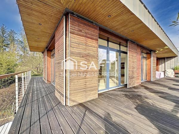 Remarquable maison d'architecte de 2009 avec vue