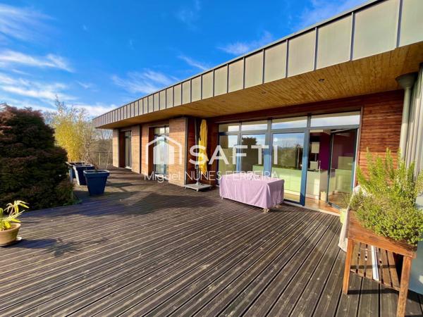 Remarquable maison d'architecte de 2009 avec vue