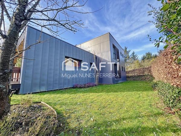 Remarquable maison d'architecte de 2009 avec vue