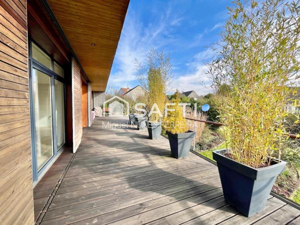 Remarquable maison d'architecte de 2009 avec vue