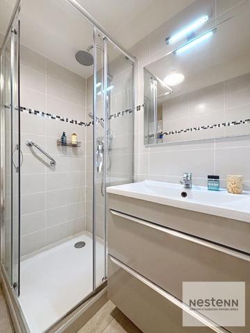 FREJUS - T4 lumineux avec terrasse plein sud et suite parentale parking