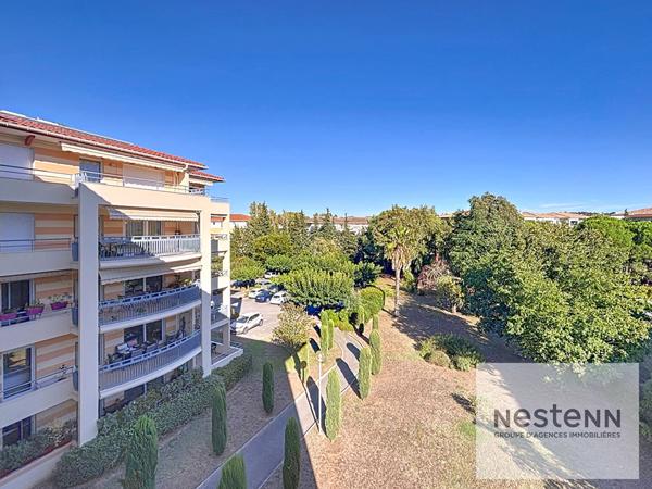 FREJUS - T4 lumineux avec terrasse plein sud et suite parentale parking