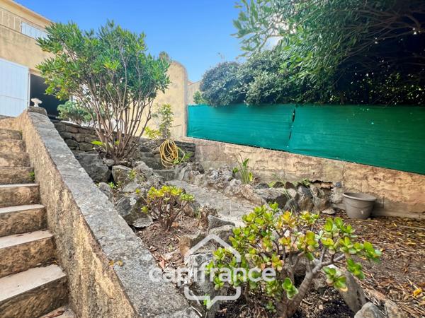 Maison à vendre 5 pièces CARQUEIRANNE (83), Maison familiale 3 chambres possibilité 4, GARAGE, vue dégagée.