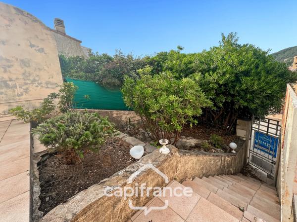 Maison à vendre 5 pièces CARQUEIRANNE (83), Maison familiale 3 chambres possibilité 4, GARAGE, vue dégagée.