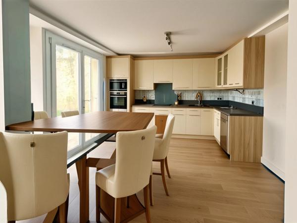 Maison à vendre 5 pièces CARQUEIRANNE (83), Maison familiale 3 chambres possibilité 4, GARAGE, vue dégagée.