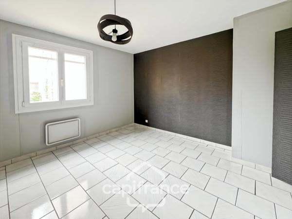 Maison à vendre 5 pièces CARQUEIRANNE (83), Maison familiale 3 chambres possibilité 4, GARAGE, vue dégagée.