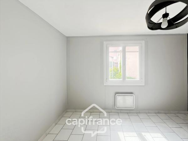 Maison à vendre 5 pièces CARQUEIRANNE (83), Maison familiale 3 chambres possibilité 4, GARAGE, vue dégagée.