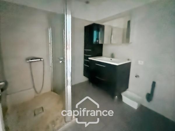 Maison à vendre 5 pièces CARQUEIRANNE (83), Maison familiale 3 chambres possibilité 4, GARAGE, vue dégagée.