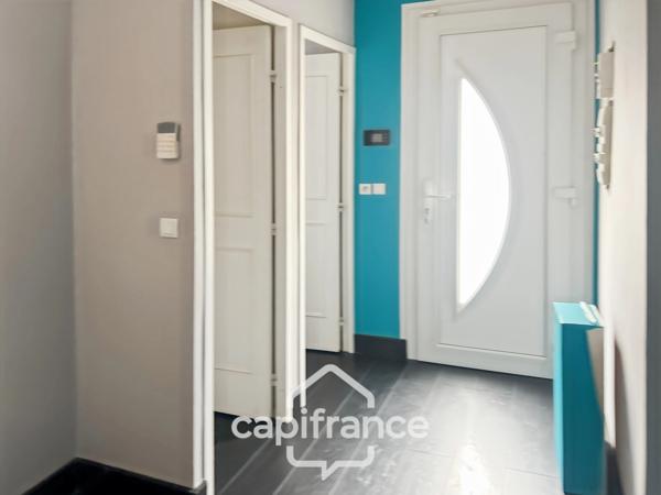 Maison à vendre 5 pièces CARQUEIRANNE (83), Maison familiale 3 chambres possibilité 4, GARAGE, vue dégagée.