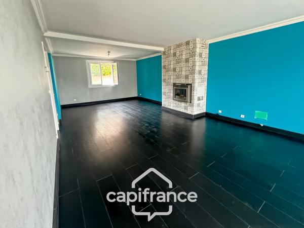 Maison à vendre 5 pièces CARQUEIRANNE (83), Maison familiale 3 chambres possibilité 4, GARAGE, vue dégagée.