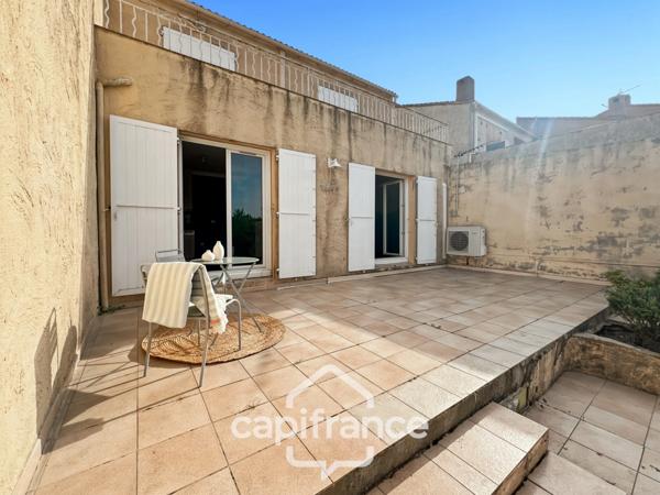 Maison à vendre 5 pièces CARQUEIRANNE (83), Maison familiale 3 chambres possibilité 4, GARAGE, vue dégagée.