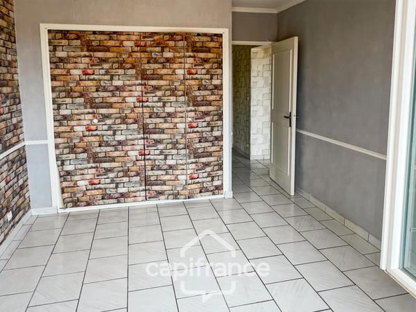 Maison à vendre 5 pièces CARQUEIRANNE (83), Maison familiale 3 chambres possibilité 4, GARAGE, vue dégagée.