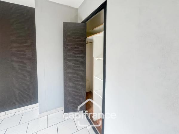 Maison à vendre 5 pièces CARQUEIRANNE (83), Maison familiale 3 chambres possibilité 4, GARAGE, vue dégagée.