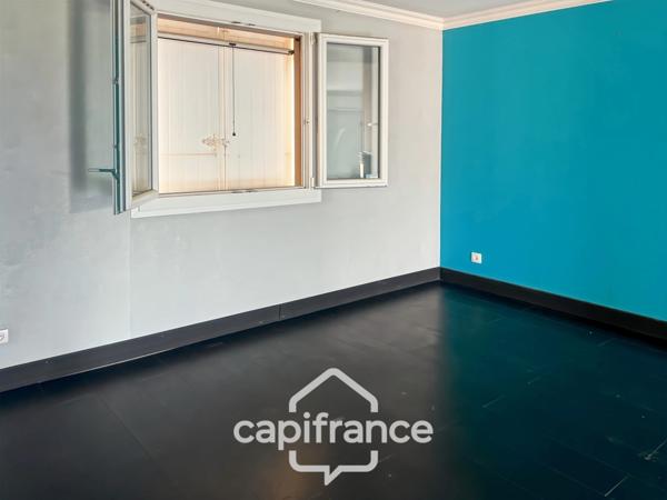 Maison à vendre 5 pièces CARQUEIRANNE (83), Maison familiale 3 chambres possibilité 4, GARAGE, vue dégagée.