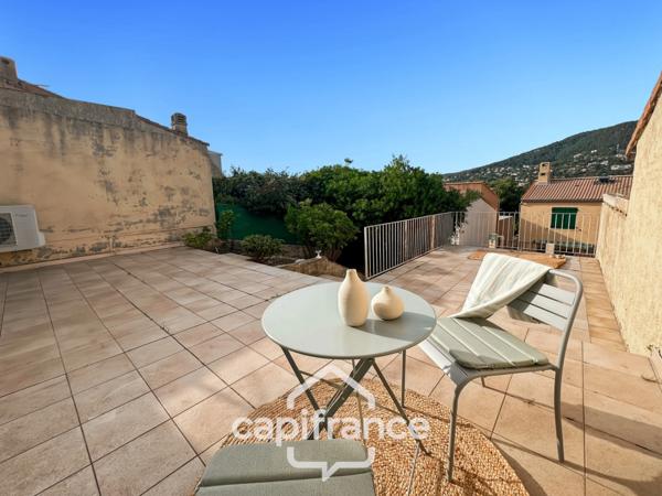 Maison à vendre 5 pièces CARQUEIRANNE (83), Maison familiale 3 chambres possibilité 4, GARAGE, vue dégagée.