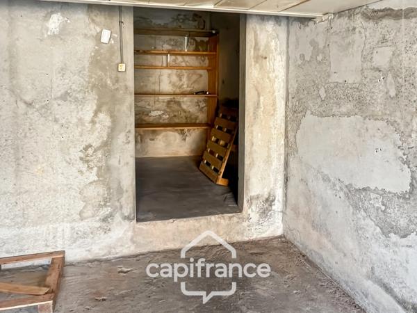 Maison à vendre 5 pièces CARQUEIRANNE (83), Maison familiale 3 chambres possibilité 4, GARAGE, vue dégagée.