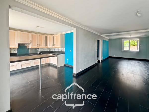 Maison à vendre 5 pièces CARQUEIRANNE (83), Maison familiale 3 chambres possibilité 4, GARAGE, vue dégagée.