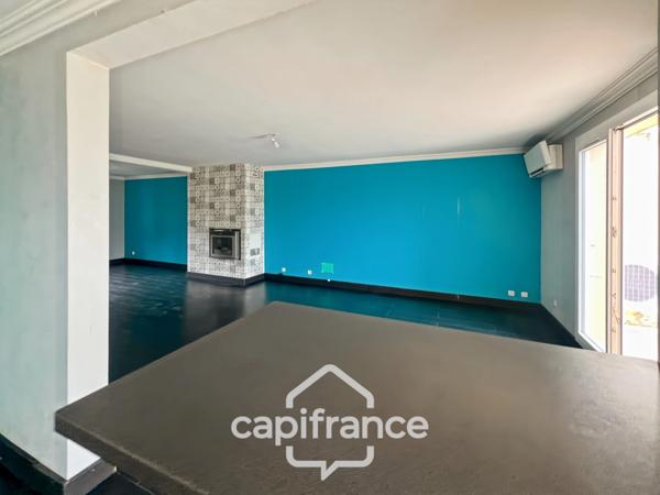 Maison à vendre 5 pièces CARQUEIRANNE (83), Maison familiale 3 chambres possibilité 4, GARAGE, vue dégagée.