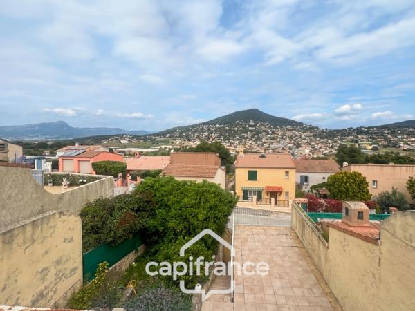 Maison à vendre 5 pièces CARQUEIRANNE (83), Maison familiale 3 chambres possibilité 4, GARAGE, vue dégagée.