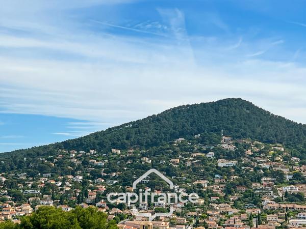 Maison à vendre 5 pièces CARQUEIRANNE (83), Maison familiale 3 chambres possibilité 4, GARAGE, vue dégagée.