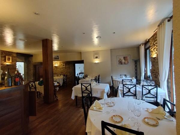 Opportunité unique : Murs et fonds de commerce d'un restaurant prospère à Guingamp