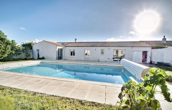 A vendre NIEUL SUR MER – Maison plain-pied lumineuse avec piscine, au calme, proche LA ROCHELLE et ILE DE RE