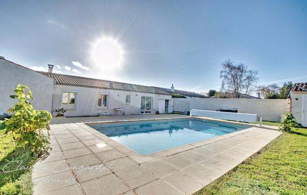 A vendre NIEUL SUR MER – Maison plain-pied lumineuse avec piscine, au calme, proche LA ROCHELLE et ILE DE RE