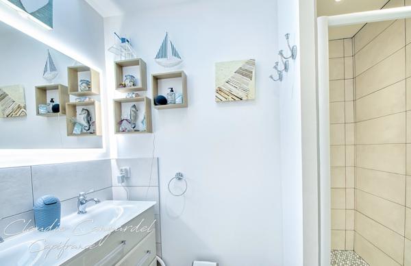 A vendre NIEUL SUR MER – Maison plain-pied lumineuse avec piscine, au calme, proche LA ROCHELLE et ILE DE RE