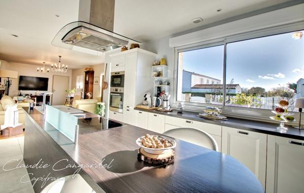 A vendre NIEUL SUR MER – Maison plain-pied lumineuse avec piscine, au calme, proche LA ROCHELLE et ILE DE RE