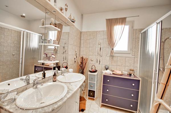 A vendre NIEUL SUR MER – Maison plain-pied lumineuse avec piscine, au calme, proche LA ROCHELLE et ILE DE RE