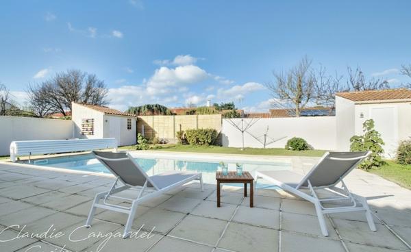 A vendre NIEUL SUR MER – Maison plain-pied lumineuse avec piscine, au calme, proche LA ROCHELLE et ILE DE RE