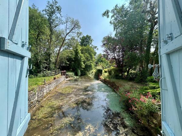 MOULIN - 35 MINUTES SUD POITIERS Payré (86700)