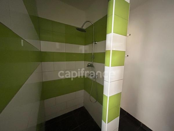 Maison de bourg à vendre 4 pièces env 211m² EXCIDEUIL (24)patio et jardin