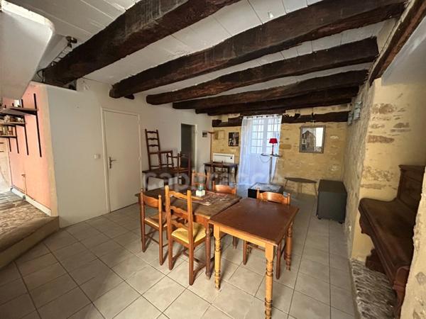 Maison de bourg à vendre 4 pièces env 211m² EXCIDEUIL (24)patio et jardin