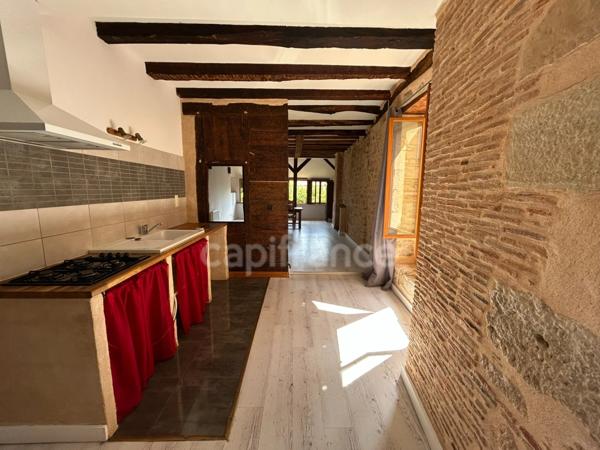 Maison de bourg à vendre 4 pièces env 211m² EXCIDEUIL (24)patio et jardin