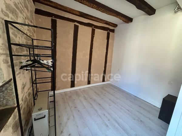 Maison de bourg à vendre 4 pièces env 211m² EXCIDEUIL (24)patio et jardin