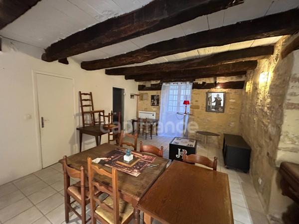 Maison de bourg à vendre 4 pièces env 211m² EXCIDEUIL (24)patio et jardin