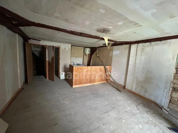 Maison de bourg à vendre 4 pièces env 211m² EXCIDEUIL (24)patio et jardin